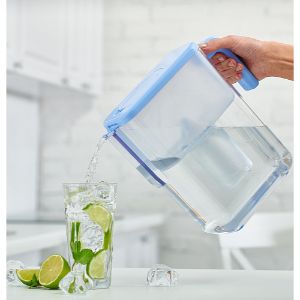 bokal sa filterom za vodu